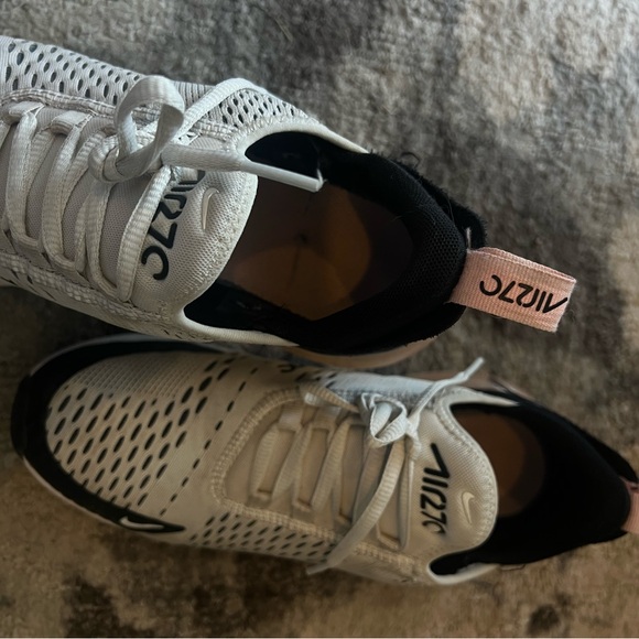 Nike 270s - Picture 3 of 4